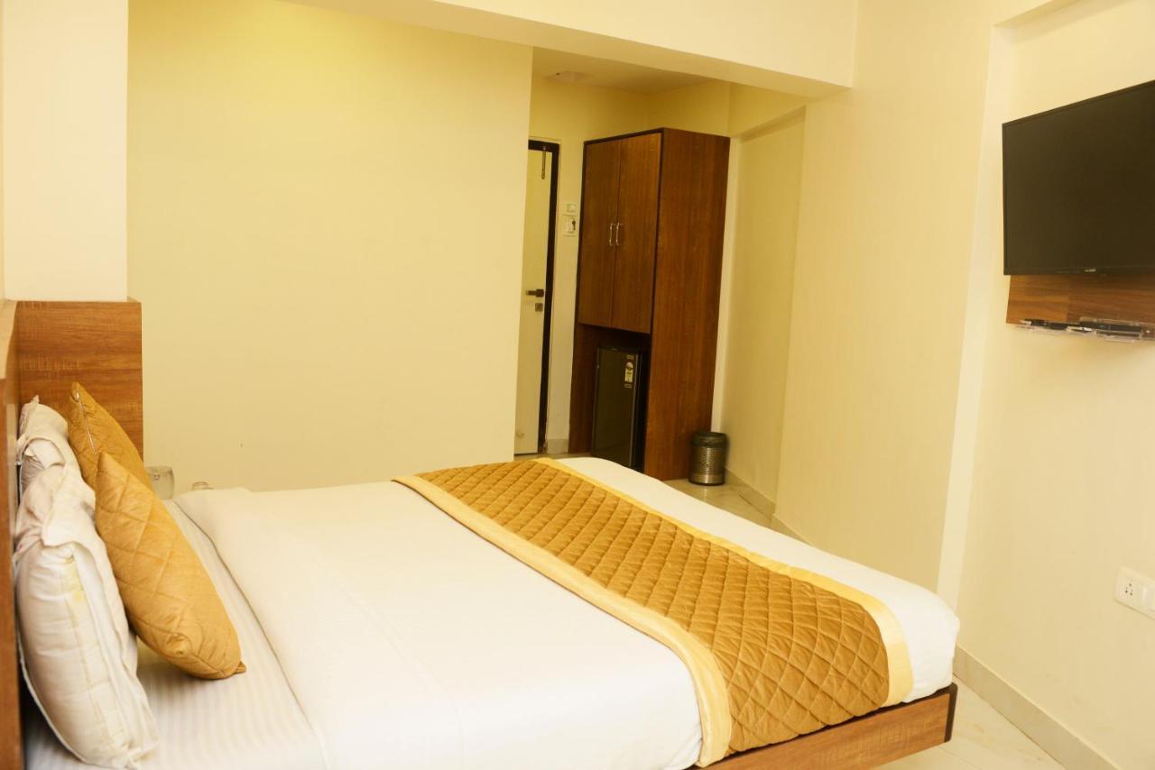Hotel Ashyana - Near To Grant Road Station Mumbai Exterior foto