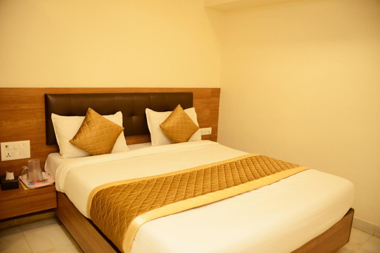 Hotel Ashyana - Near To Grant Road Station Mumbai Exterior foto