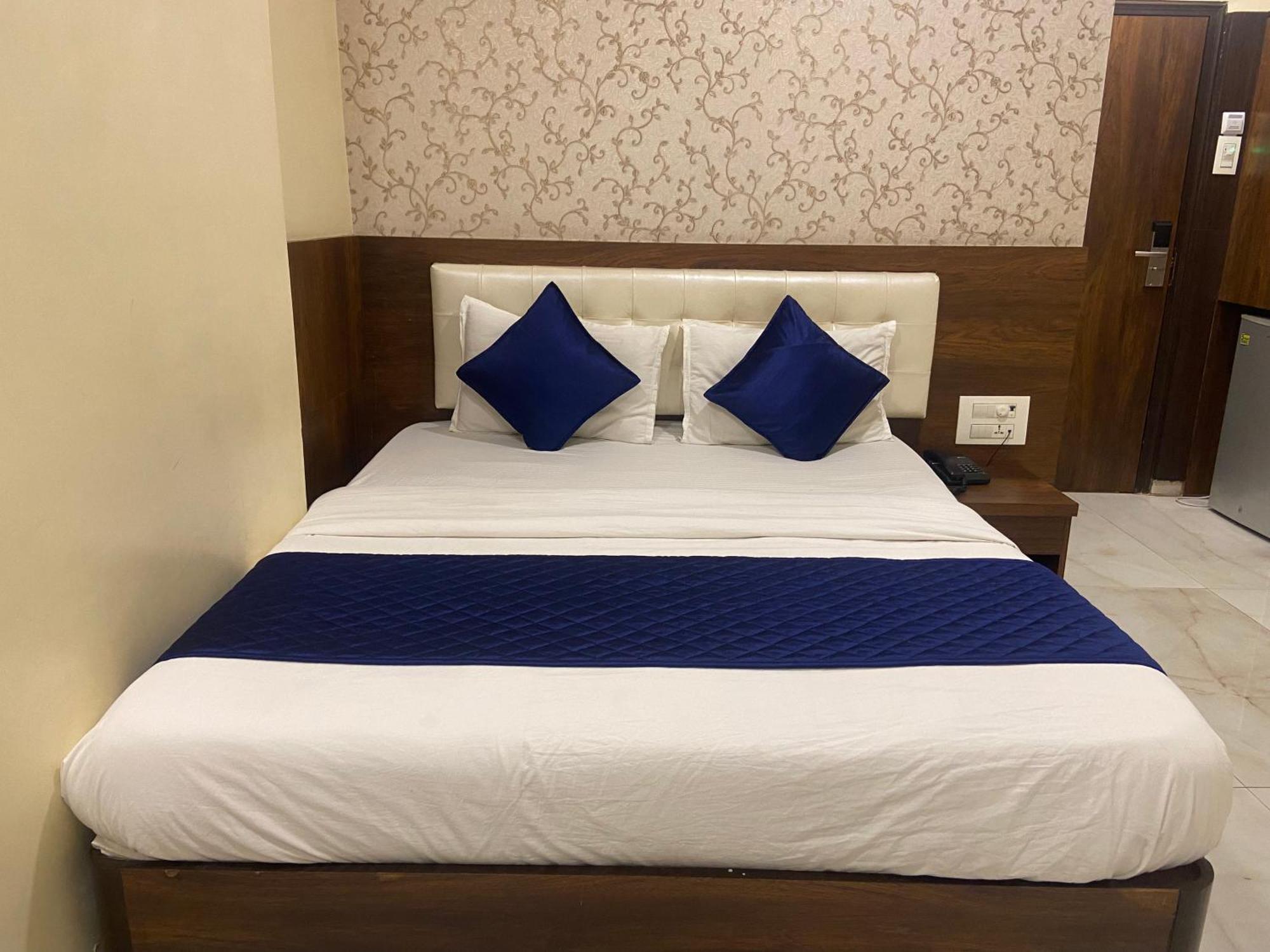 Hotel Ashyana - Near To Grant Road Station Mumbai Exterior foto